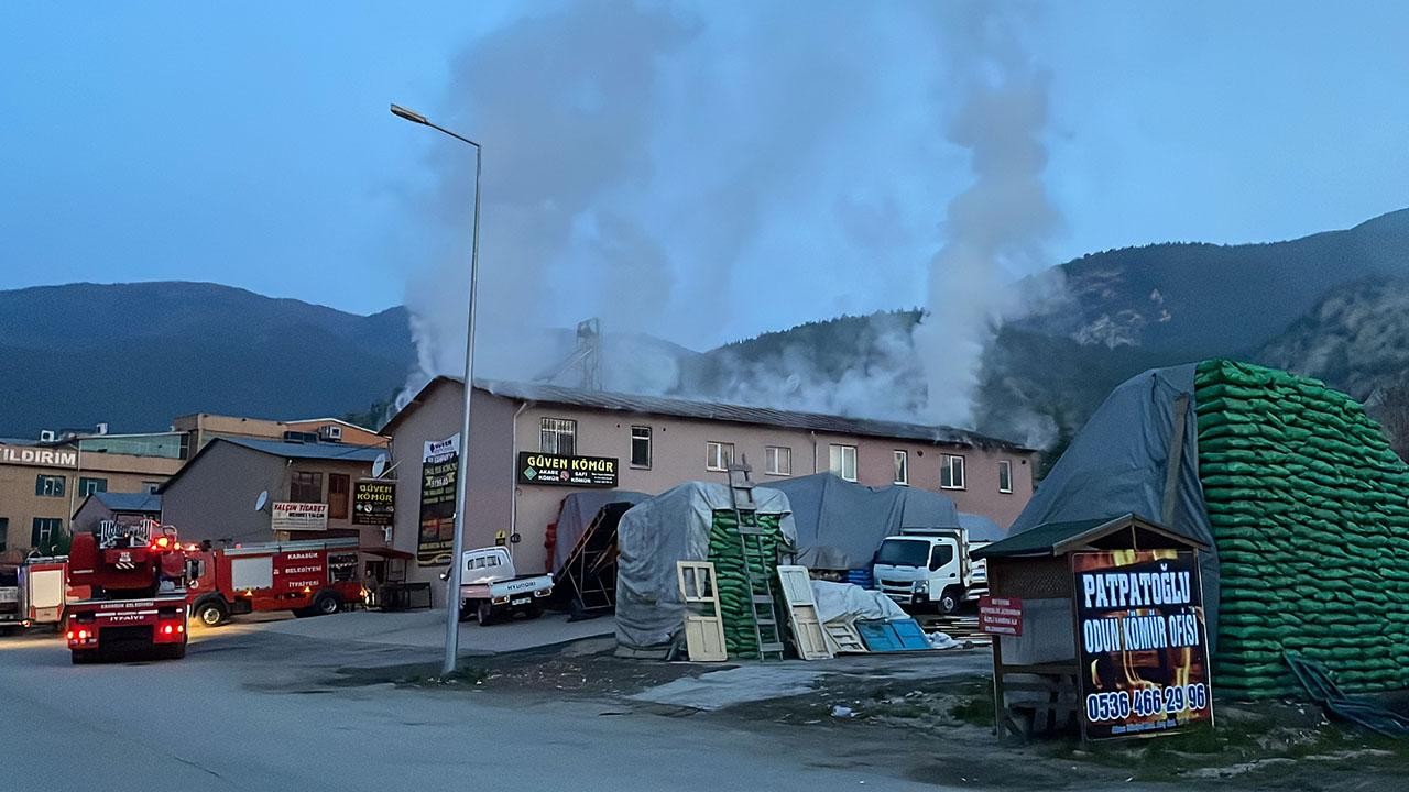 Karabük'te iş yerinde çıkan yangına müdahale edildi