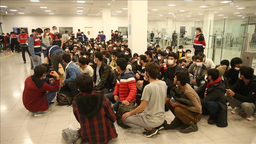 Erzincan'da 59 düzensiz göçmen ile 31 şüpheli yakalandı