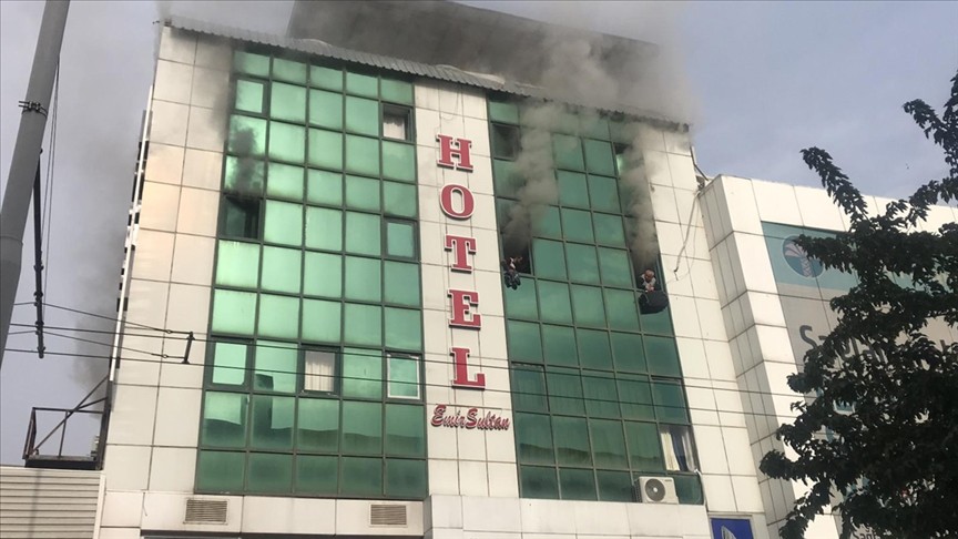 Şanlıurfa'da otel yangını