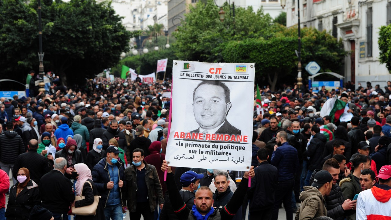 Cezayir'de halk, 'Hirak'ın 2. yıl dönümünde meydanlarda