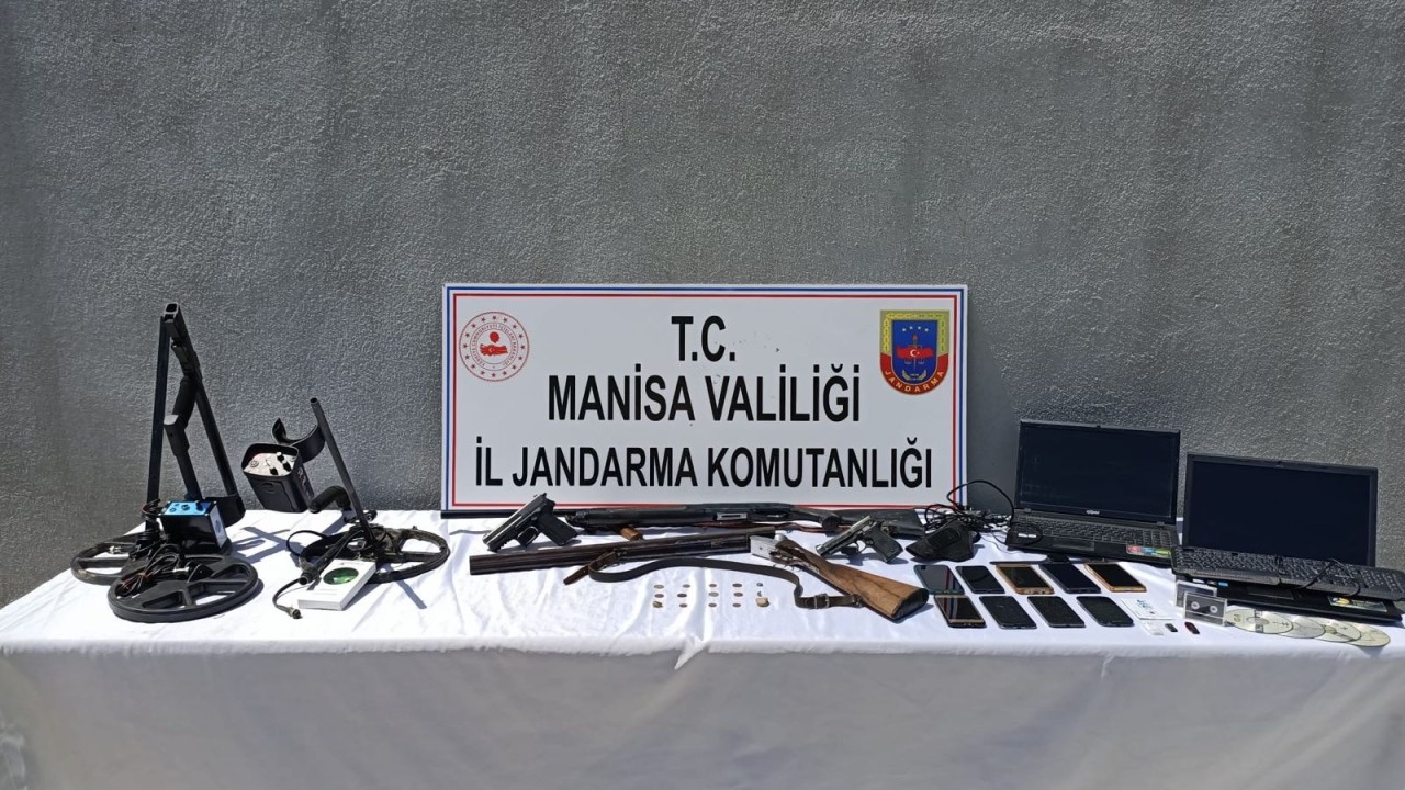 Manisa'da definecilere yönelik operasyon:  8 gözaltı