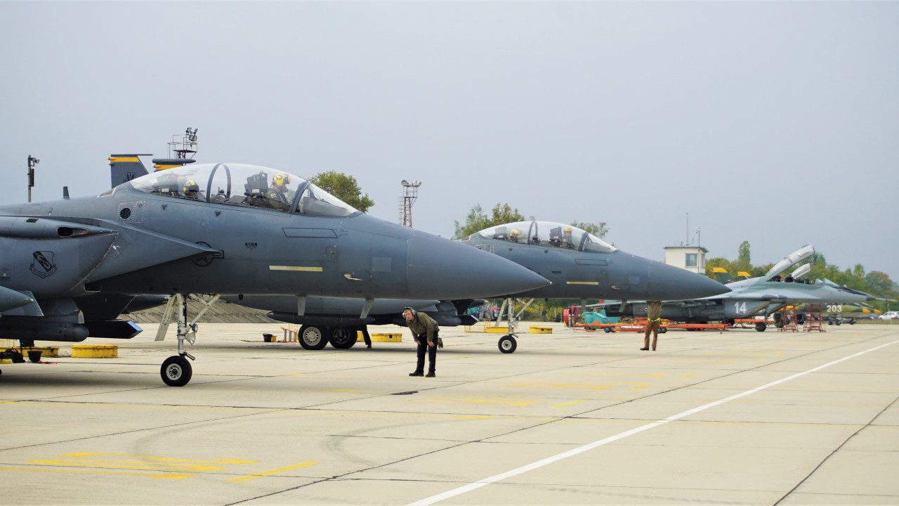 ABD'nin F-15 uçakları, Bulgaristan'a geldi
