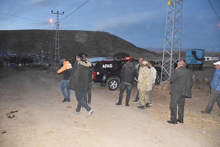 Ardahan'daki depremde iki evin duvarı yıkıldı, 1 kişi yaralandı
