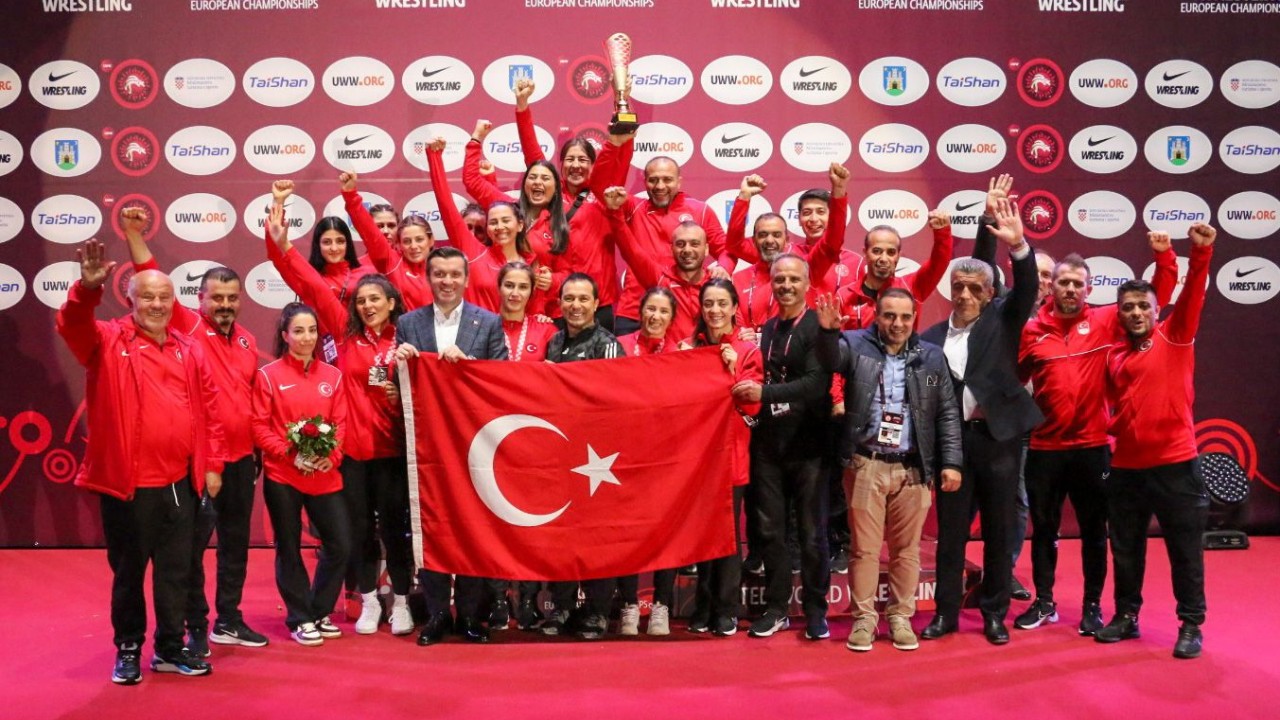 Kadın Güreş Milli Takımı Avrupa ikincisi oldu