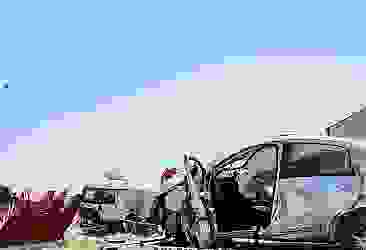 Eskişehir'de tır ile otomobilin çarpıştığı kazada 1 kişi öldü, 1 kişi yaralandı