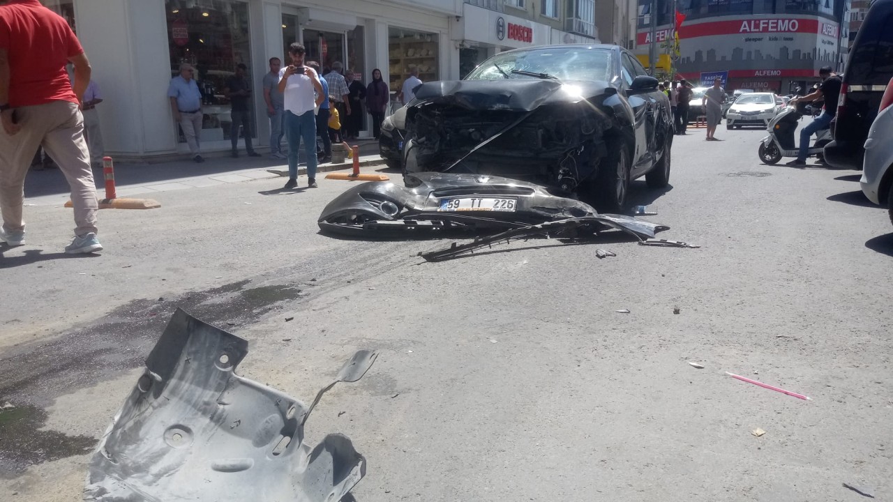 Tekirdağ'da zincirleme trafik kazasında 2 kişi yaralandı