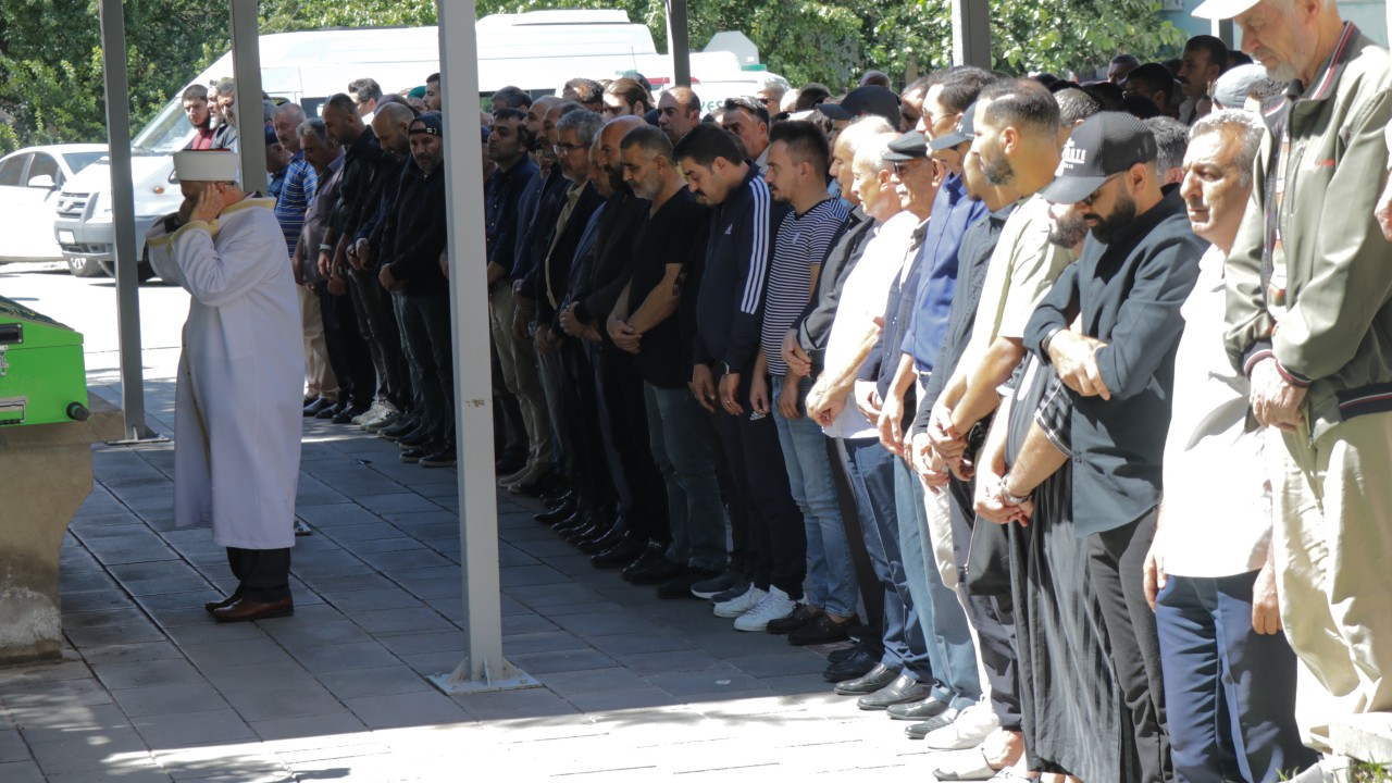 Fransa'da hayatını kaybeden gencin cenazesi, Kayseri'de defnedildi