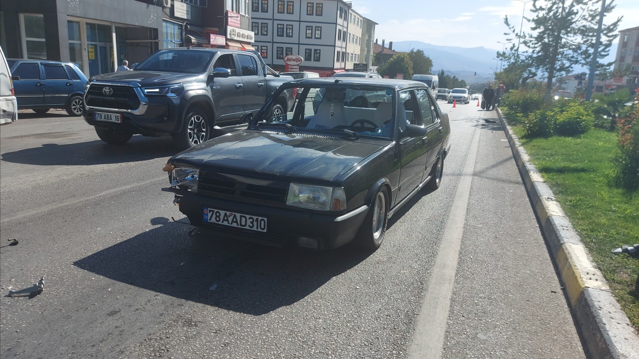 Karabük'te otomobilin çarptığı kişi ağır yaralandı