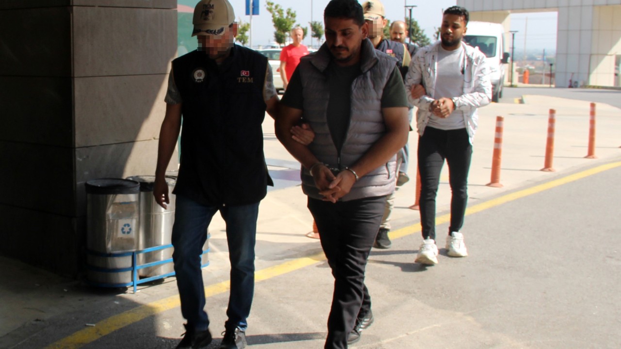 DEAŞ'a yönelik Kıskaç Operasyonu'nda yakalanan 9 kişi adliyeye sevk edildi
