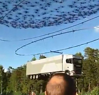 40 tonluk Scania tırı, 2000 drone ile uçurmak