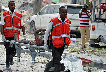 Somali'de pazar yerine bombalı saldırı: 20 ölü