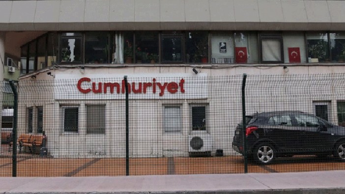 Cumhuriyet Gazetesi'ne büyük şok! 19 yönetcisi...