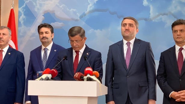 Davutoğlu AK Parti''den istifa etti