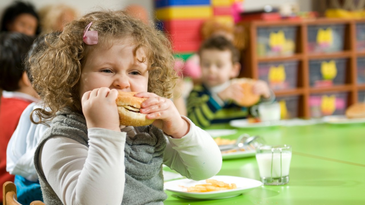 Geç yatan çocuklarda obezite riski artıyor