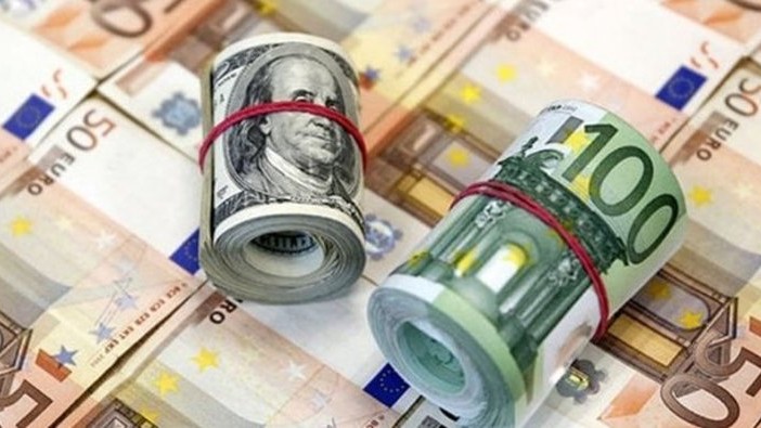 Dolar ve Euro''nun ateşi düşmüyor