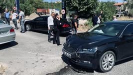 AK Parti''li vekillerin aracı kaza yaptı