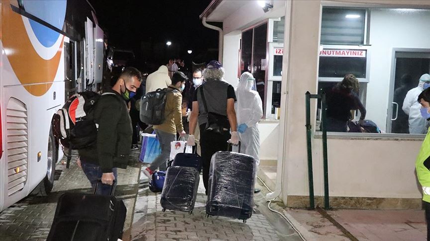 BAE''den getirilen Türkler öğrenci yurduna yerleştirildi